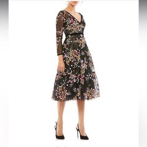 Mac Duggal Floral Embroidered Mesh Lace V-Neck 3/4 Sleeve Dress, size 12